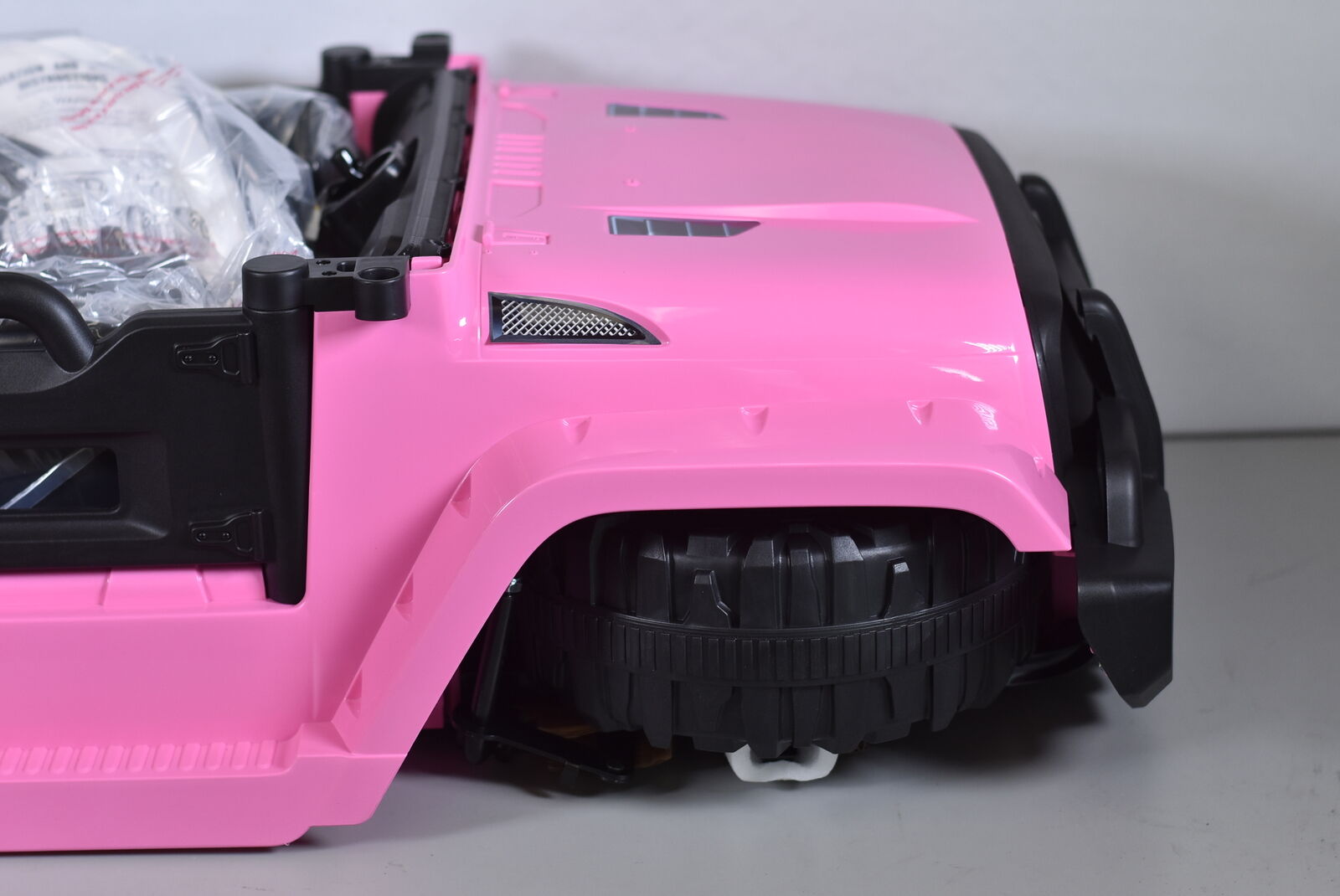 LEADZM LZ-922 Electric Car with Dual Drive and 2.4G Remote Control in Pink