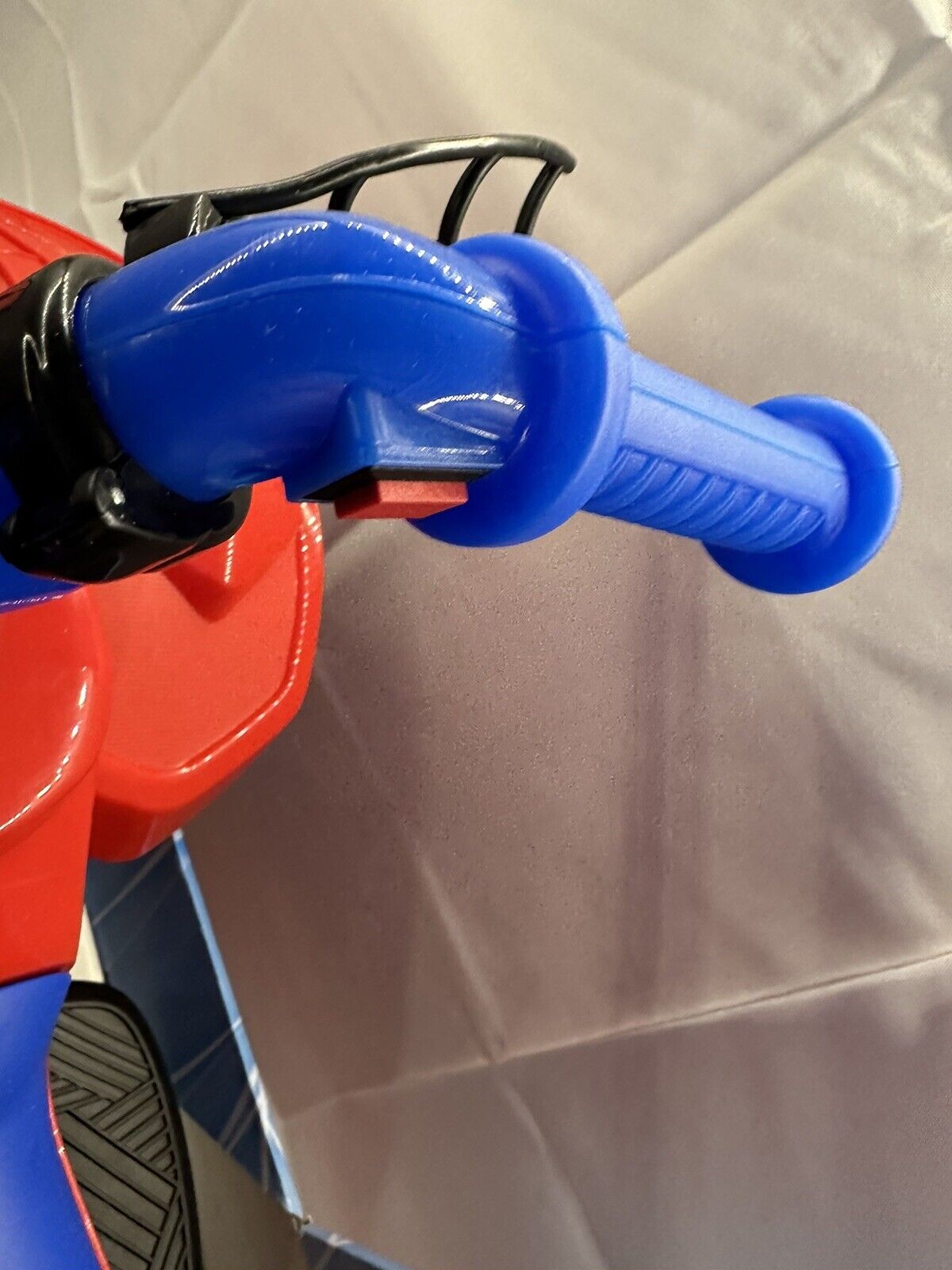 Spider-Man 6V Ride On with Light Up Handle Bars - Brand New in Box!